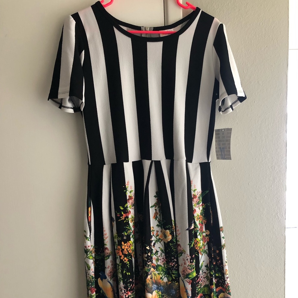 UNICORN AMELIA WITH FLORAL/BIRD DIPPED HEM